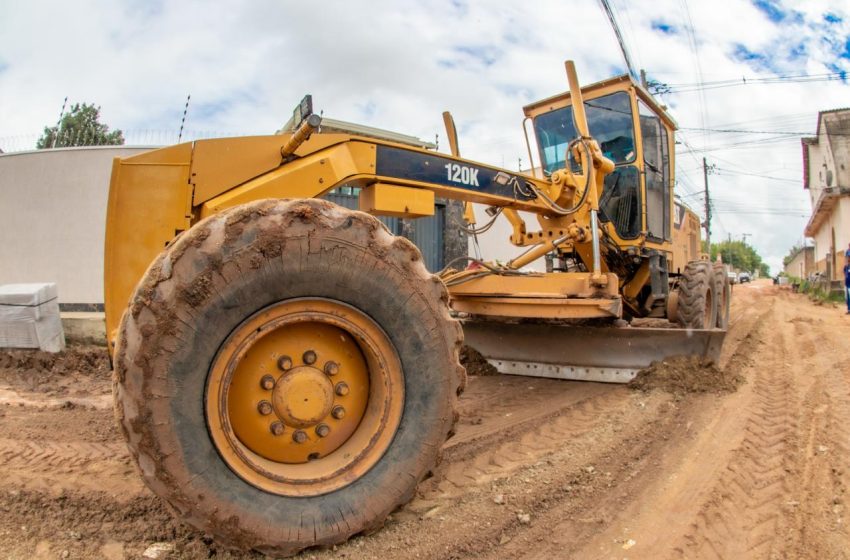  Prefeitura avança com pavimentações nas ruas de Teixeira de Freitas